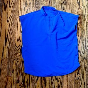 Figs womens oversize scrub top in royal blue sz XXS